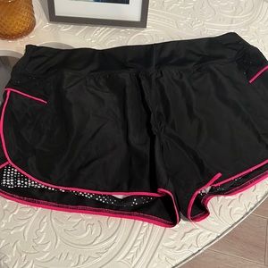 Danskin Now size XXL black and pink athletic shorts with liner